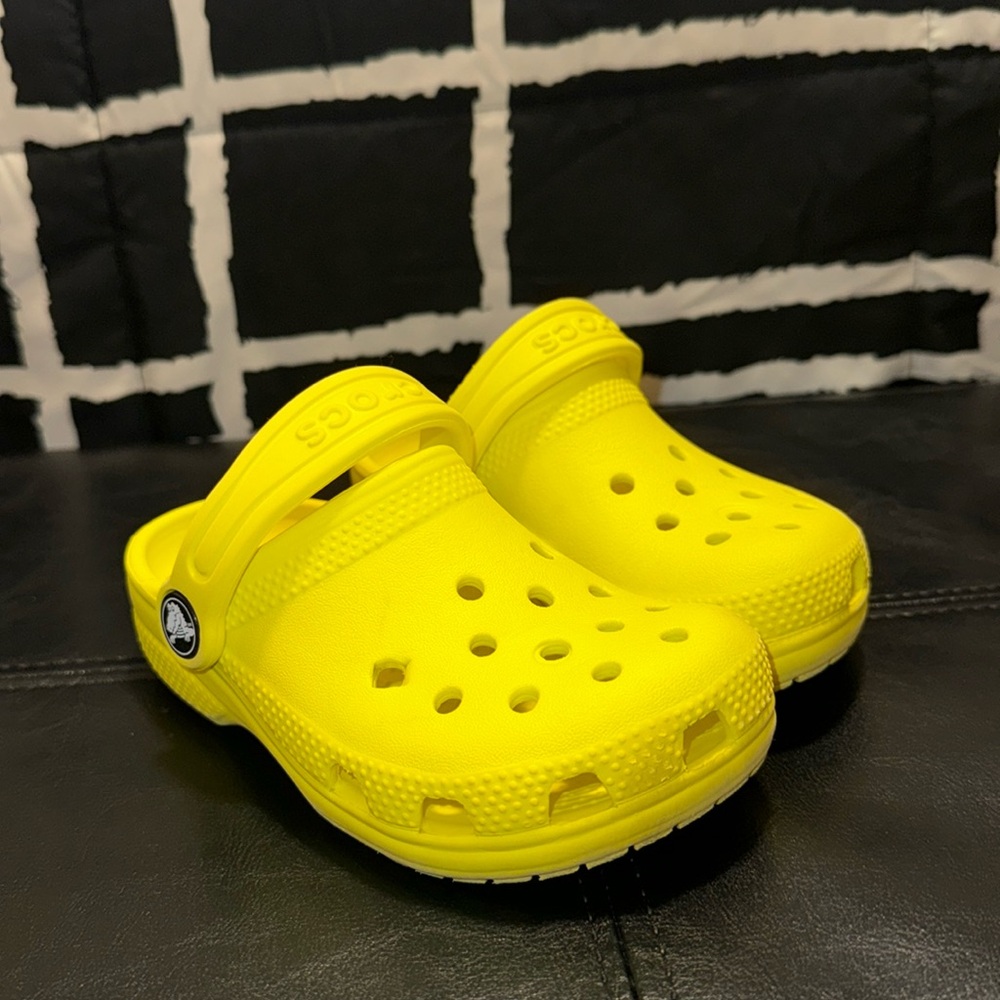 Toddler Classic Clog
Cyber yellow 
Size C9